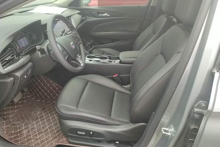 Used Buick Regal 2024 25T Deluxe Edition Left Front Seat