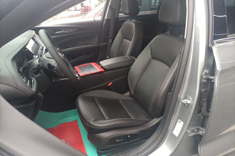 Used Buick Regal 2024 25T Deluxe Edition Left Front Seat