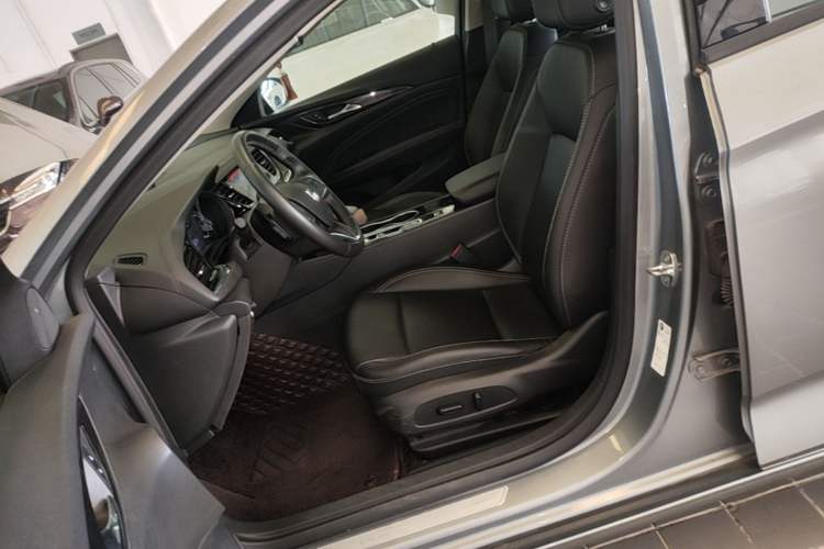 Used Buick Regal 2024 25T Deluxe Edition Left Front Seat