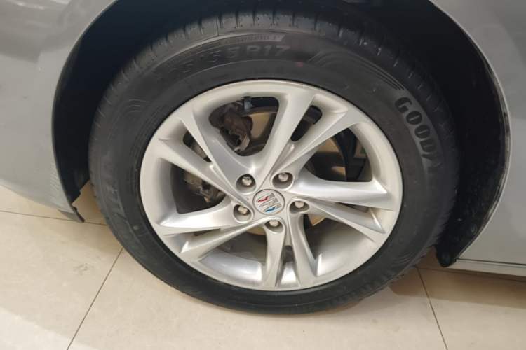 Used Buick Regal 2024 25T Deluxe Edition Left Front Wheel Hub