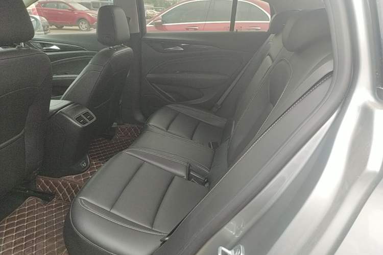 Used Buick Regal 2024 25T Deluxe Edition Left Rear Seat