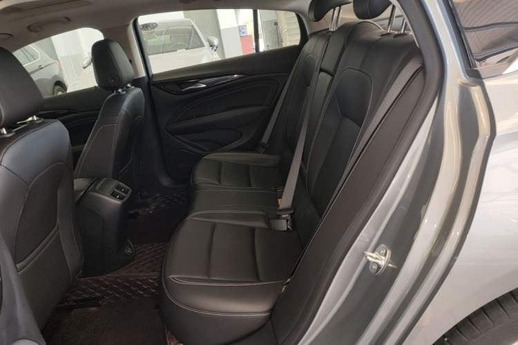 Used Buick Regal 2024 25T Deluxe Edition Left Rear Seat