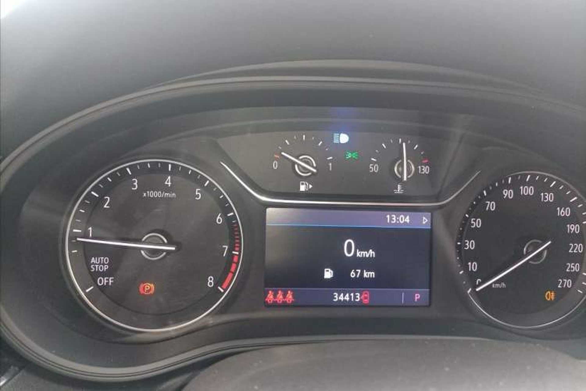 Used Buick Regal 2024 25T Deluxe Edition Odometer Close Up