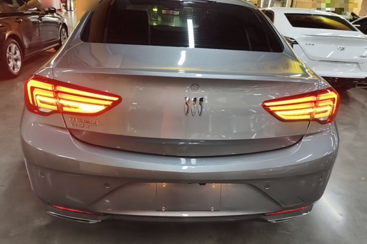 Used Buick Regal 2024 25T Deluxe Edition Rear