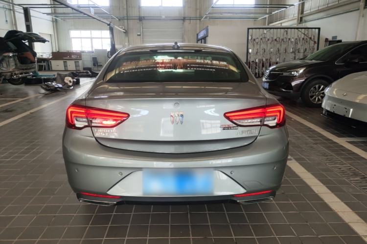 Used Buick Regal 2024 25T Deluxe Edition Rear