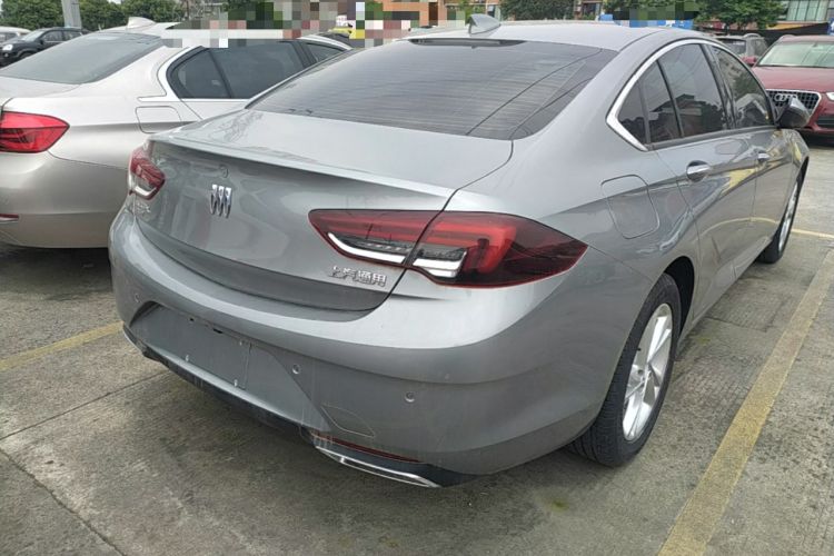Used Buick Regal 2024 25T Deluxe Edition Rear Right 45 Deg