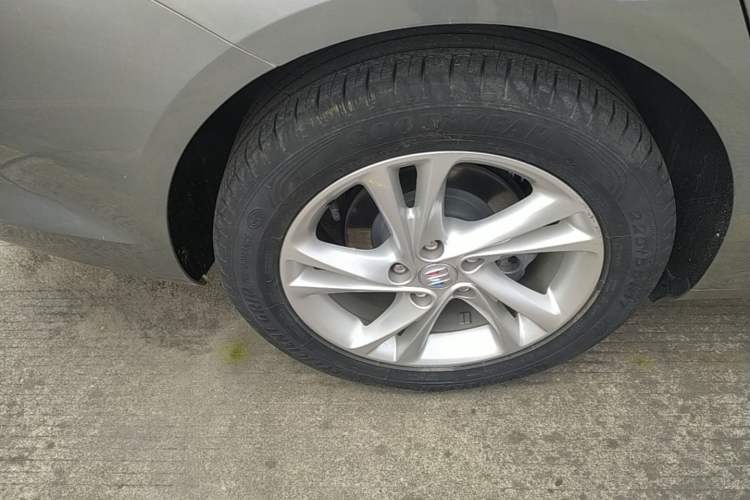 Used Buick Regal 2024 25T Deluxe Edition Right Rear Wheel Hub