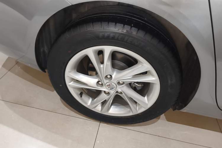 Used Buick Regal 2024 25T Deluxe Edition Right Rear Wheel Hub