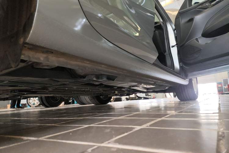 Used Buick Regal 2024 25T Deluxe Edition Right Side Sill