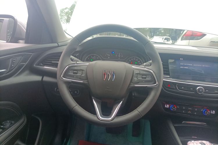 Used Buick Regal 2024 25T Deluxe Edition Steering Wheel