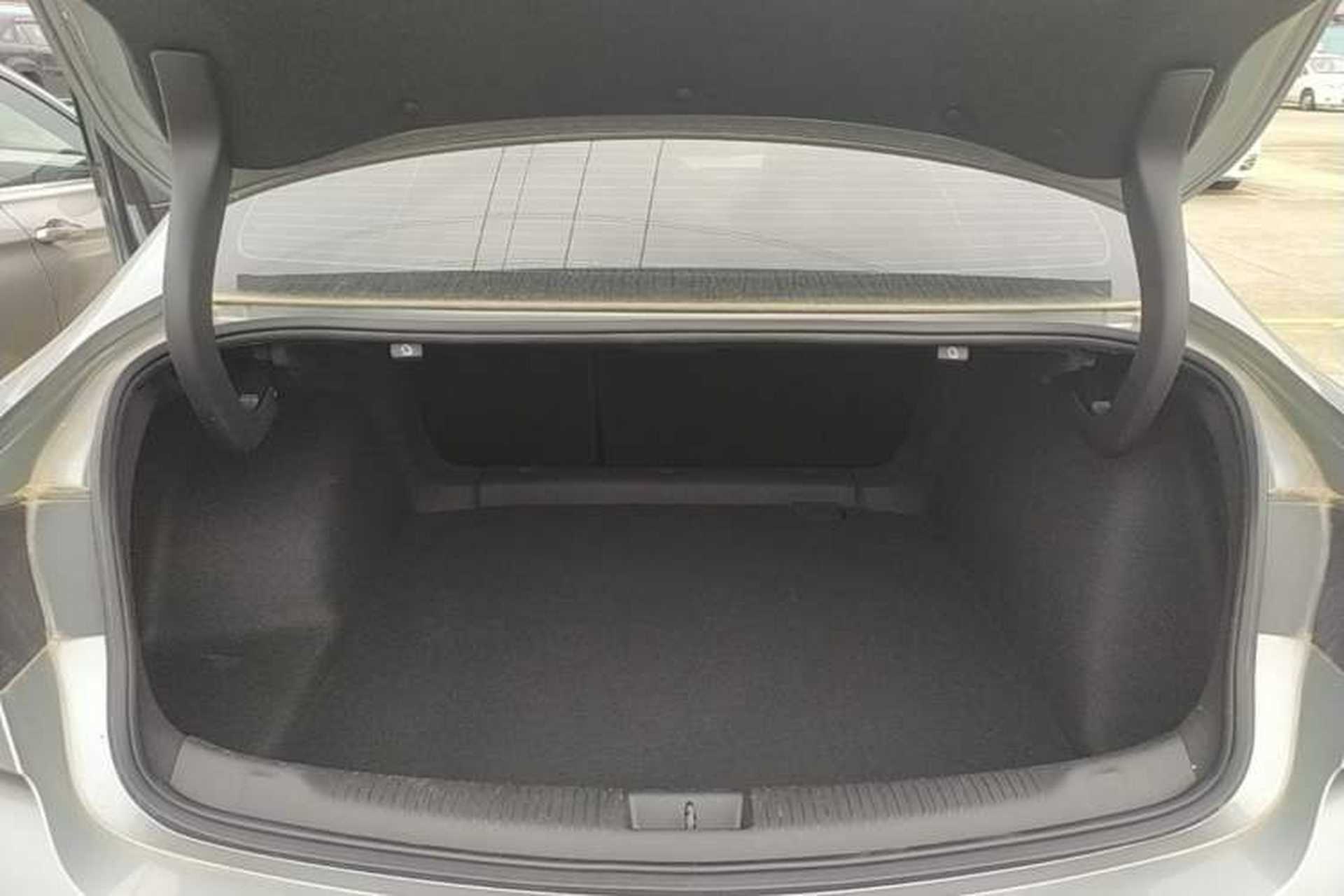 Used Buick Regal 2024 25T Deluxe Edition Trunk