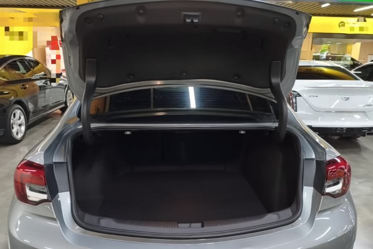 Used Buick Regal 2024 25T Deluxe Edition Trunk