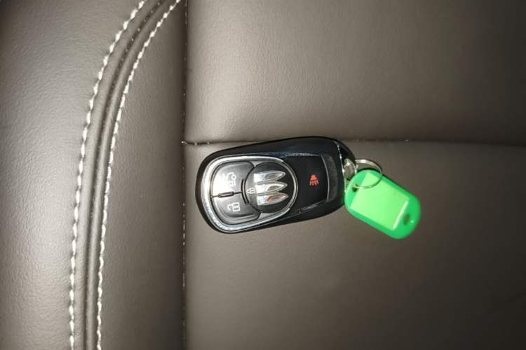 Used Buick Regal 2024 25T Deluxe Edition Vehicle Key