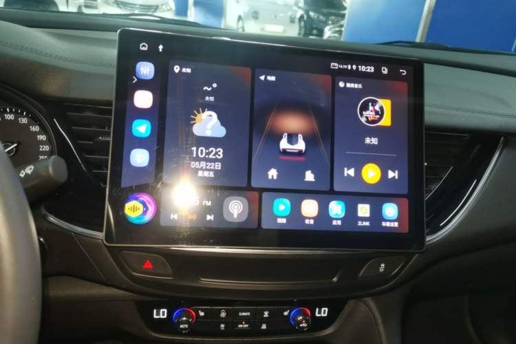 Used Buick Regal 2024 25T Deluxe Edition Audio And AC Panel