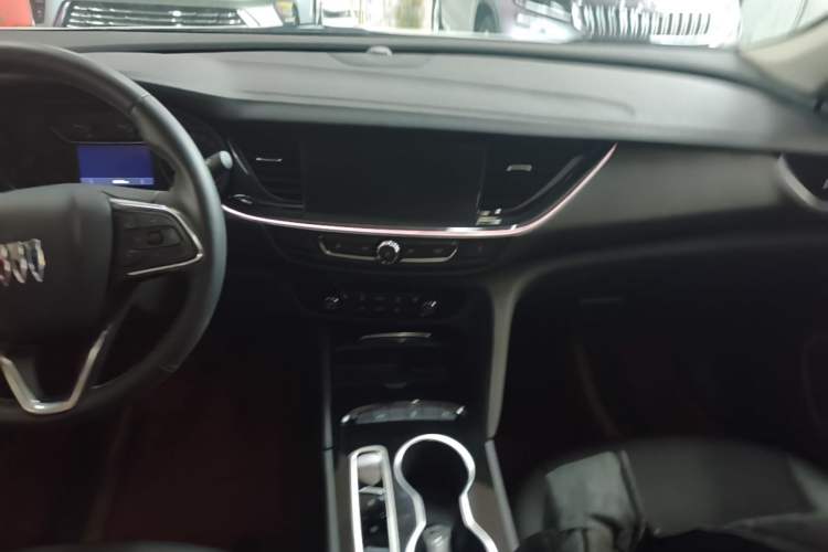 Used Buick Regal 2024 Revised 25T Ultra-Comfort Edition Audio And AC Panel