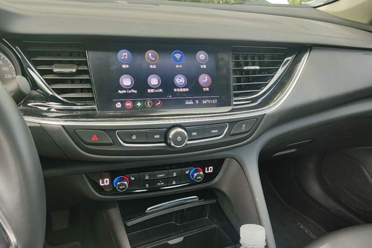 Used Buick Regal 2024 Revised 25T Ultra-Comfort Edition Audio And AC Panel
