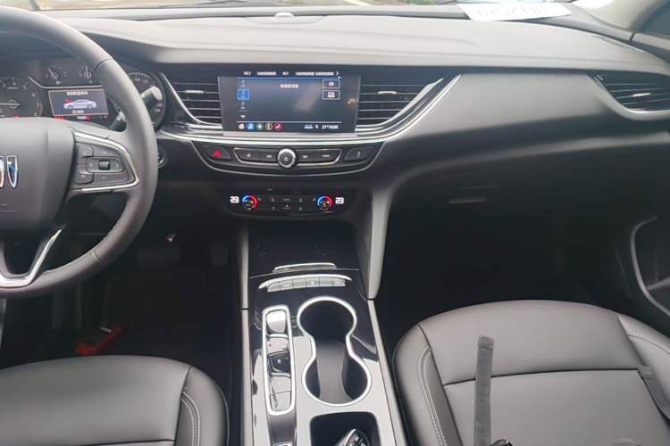 Used Buick Regal 2024 Revised 25T Ultra-Comfort Edition Audio And AC Panel