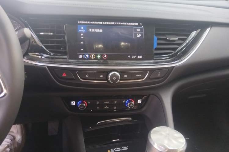 Used Buick Regal 2024 28T Luxury Edition Audio And AC Panel