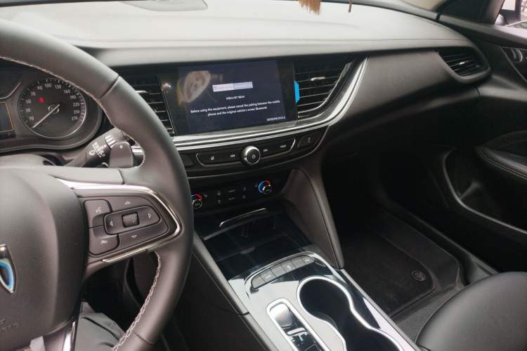 Used Buick Regal 2024 Revised 25T Ultra-Comfort Edition Audio And AC Panel