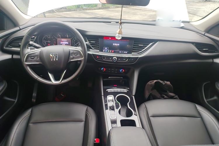 Used Buick Regal 2024 25T Deluxe Edition Center Console