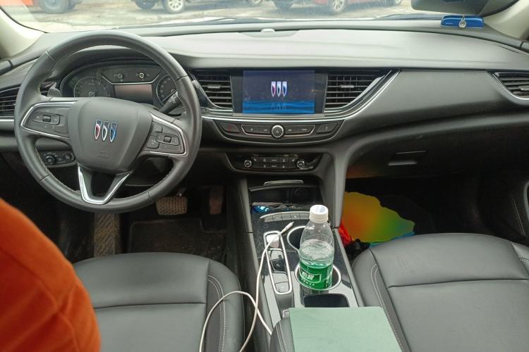 Used Buick Regal 2024 25T Deluxe Edition Center Console