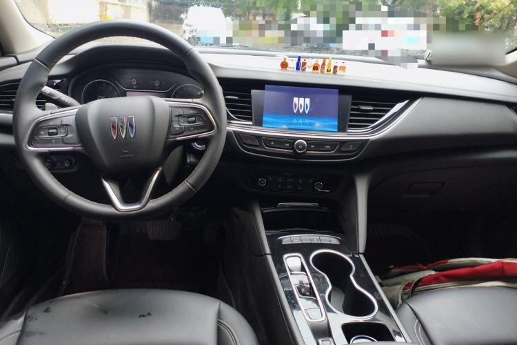Used Buick Regal 2024 25T Deluxe Edition Center Console