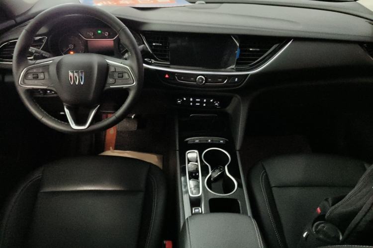 Used Buick Regal 2024 25T Deluxe Edition Center Console
