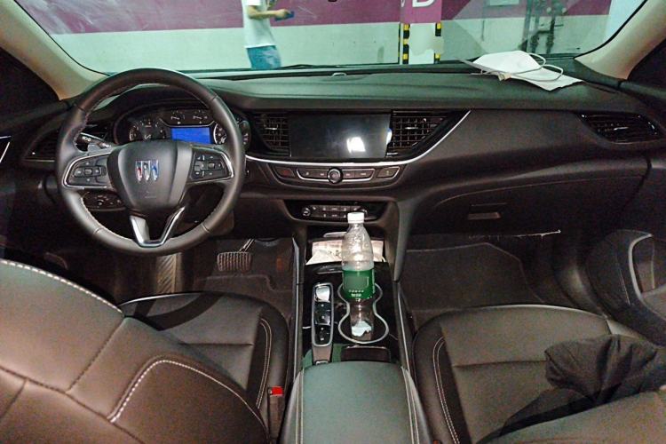 Used Buick Regal 2024 Revised 25T Ultra-Comfort Edition Center Console