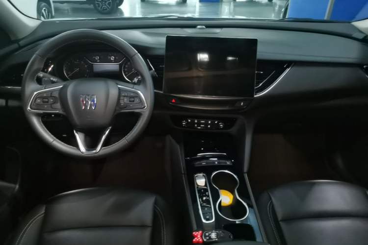 Used Buick Regal 2024 25T Deluxe Edition Center Console
