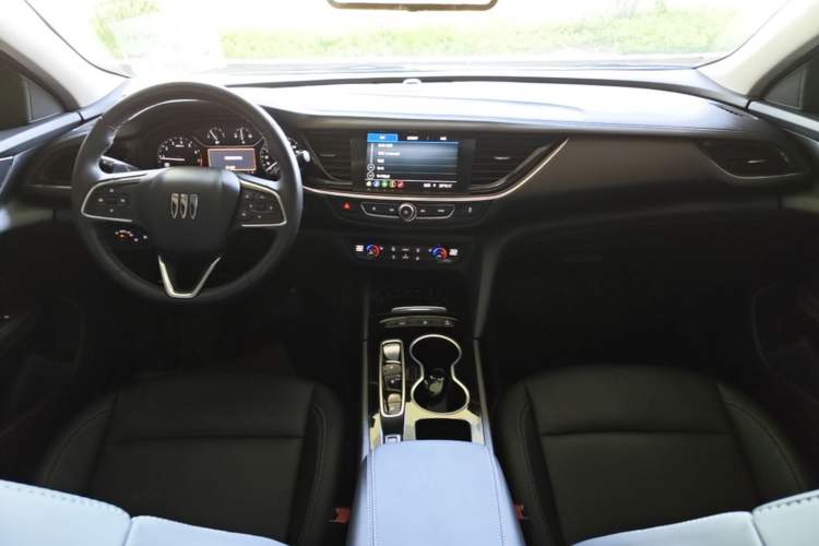 Used Buick Regal 2024 25T Deluxe Edition Center Console