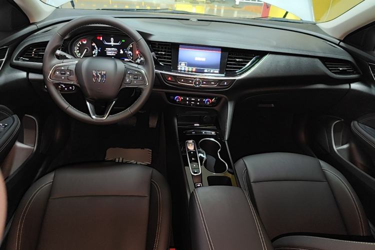 Used Buick Regal 2024 28T Luxury Edition Center Console