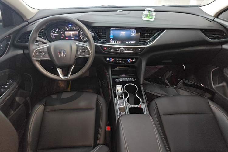 Used Buick Regal 2024 25T Deluxe Edition Center Console