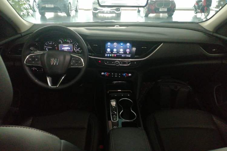 Used Buick Regal 2024 25T Deluxe Edition Center Console