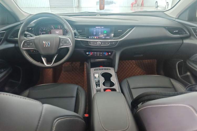 Used Buick Regal 2024 25T Deluxe Edition Center Console