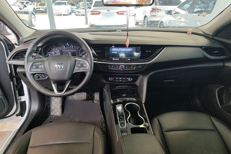 Used Buick Regal 2024 25T Deluxe Edition Center Console