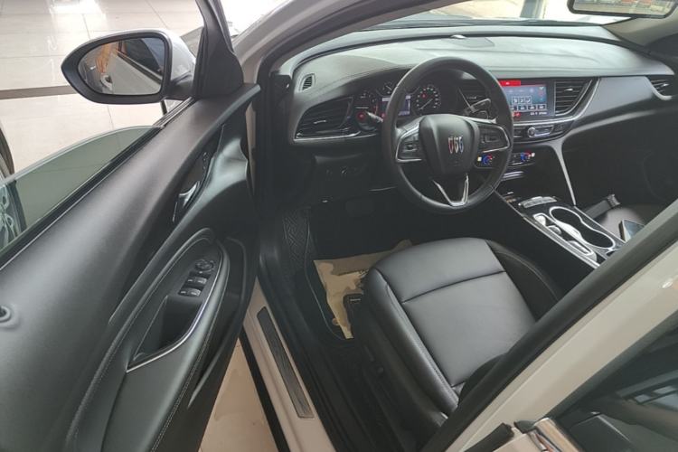 Used Buick Regal 2024 25T Deluxe Edition Driver Seat