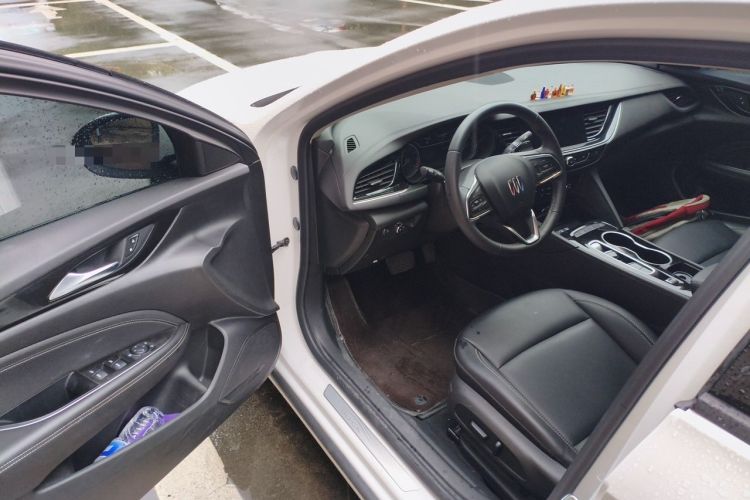 Used Buick Regal 2024 25T Deluxe Edition Driver Seat