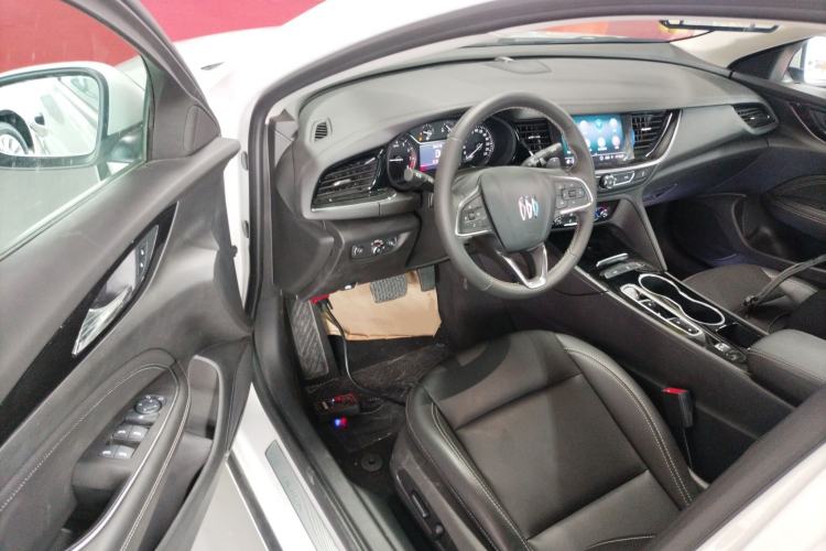 Used Buick Regal 2024 25T Deluxe Edition Driver Seat