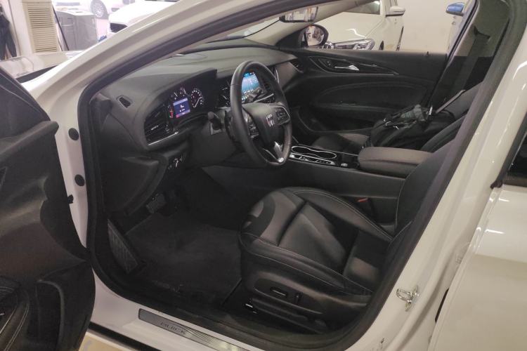 Used Buick Regal 2024 25T Deluxe Edition Driver Seat