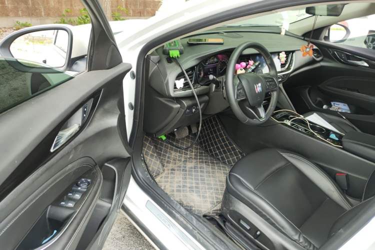 Used Buick Regal 2024 25T Deluxe Edition Driver Seat