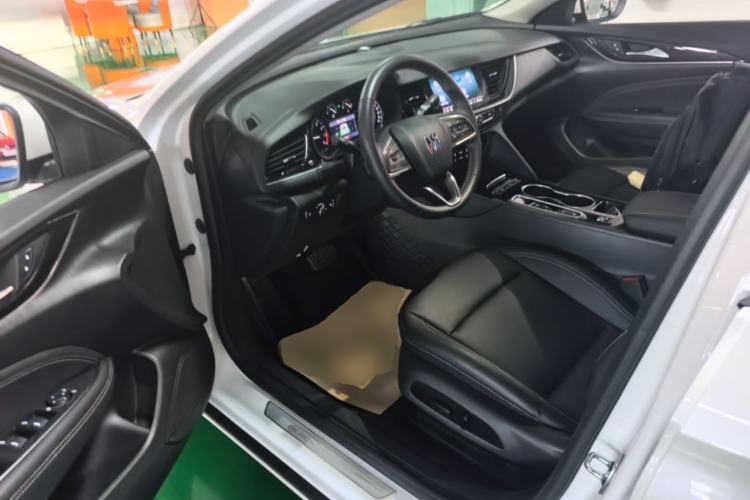 Used Buick Regal 2024 25T Deluxe Edition Driver Seat