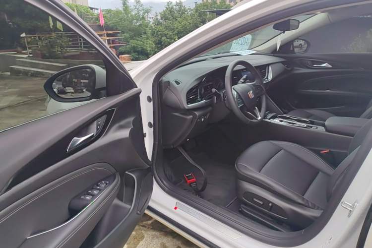 Used Buick Regal 2024 Revised 25T Ultra-Comfort Edition Driver Seat