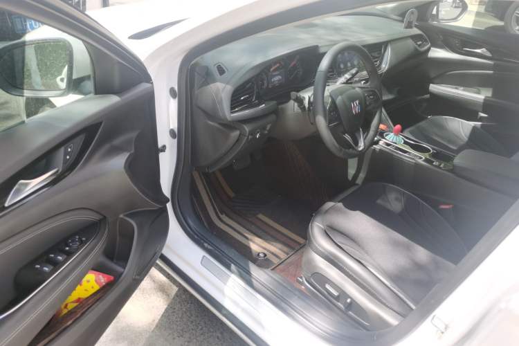 Used Buick Regal 2024 25T Deluxe Edition Driver Seat