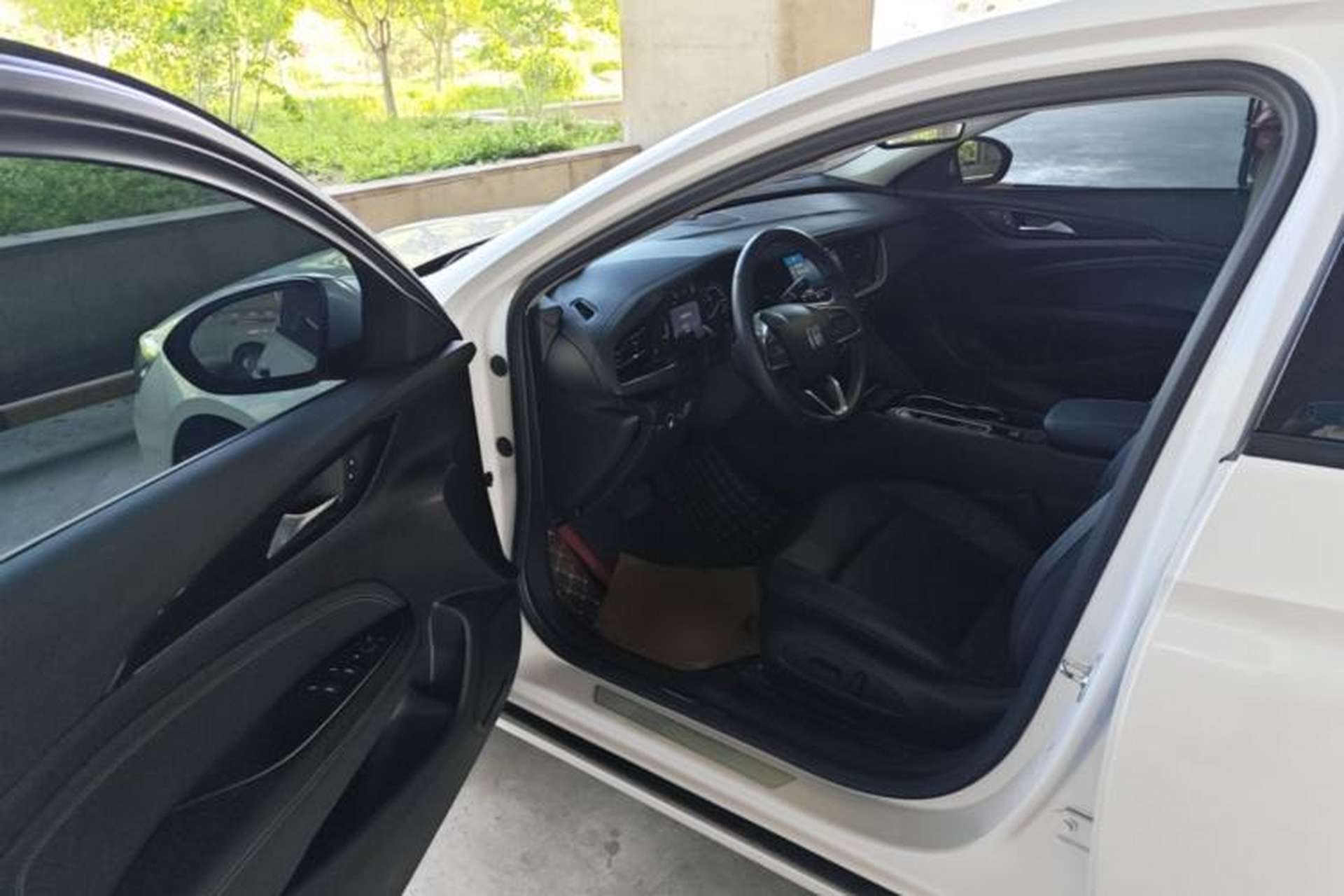 Used Buick Regal 2024 25T Deluxe Edition Driver Seat