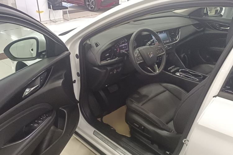 Used Buick Regal 2024 25T Deluxe Edition Driver Seat