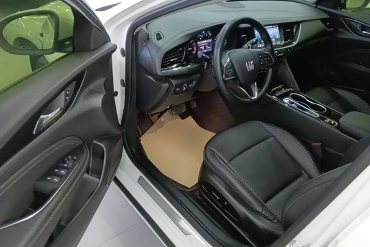 Used Buick Regal 2024 25T Deluxe Edition Driver Seat