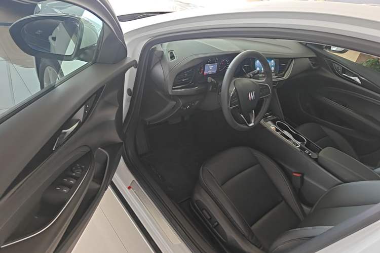 Used Buick Regal 2024 Revised 25T Ultra-Comfort Edition Driver Seat