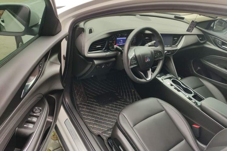 Used Buick Regal 2024 25T Deluxe Edition Driver Seat