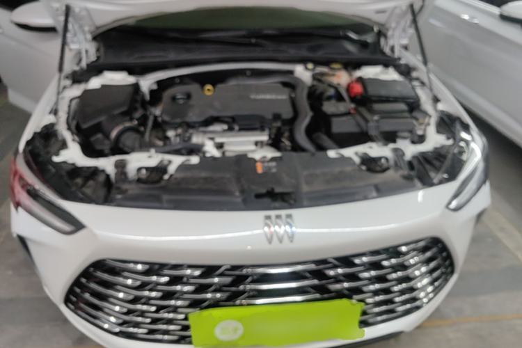 Used Buick Regal 2024 25T Deluxe Edition Engine Bay