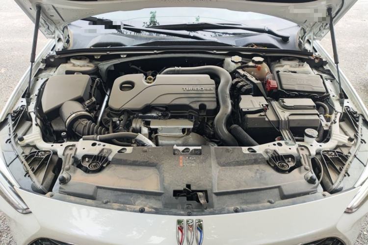 Used Buick Regal 2024 25T Deluxe Edition Engine Bay